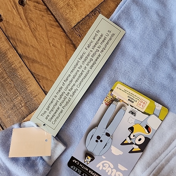 Bluey Blanket Sleeper with Cap, footless pajamas, size 12 months - Picture 8 of 15